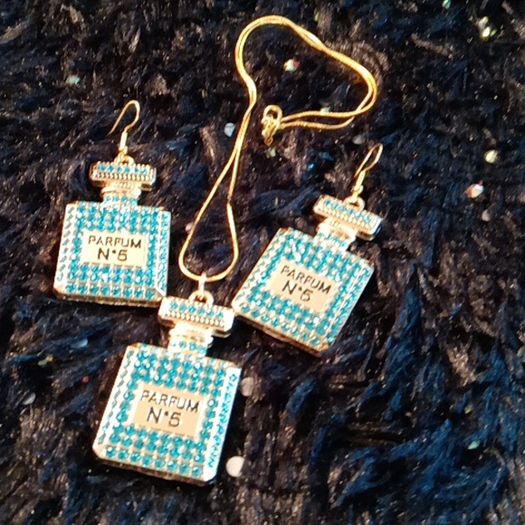 NWT Handmade 3pc LUXURY INSPIRED ✨BLING✨ Necklace & Earrings Set - Picture 17 of 17